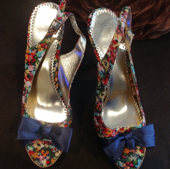Rampage Multi Colored Flowered Sling Back Heels - Picture 4 of 9
